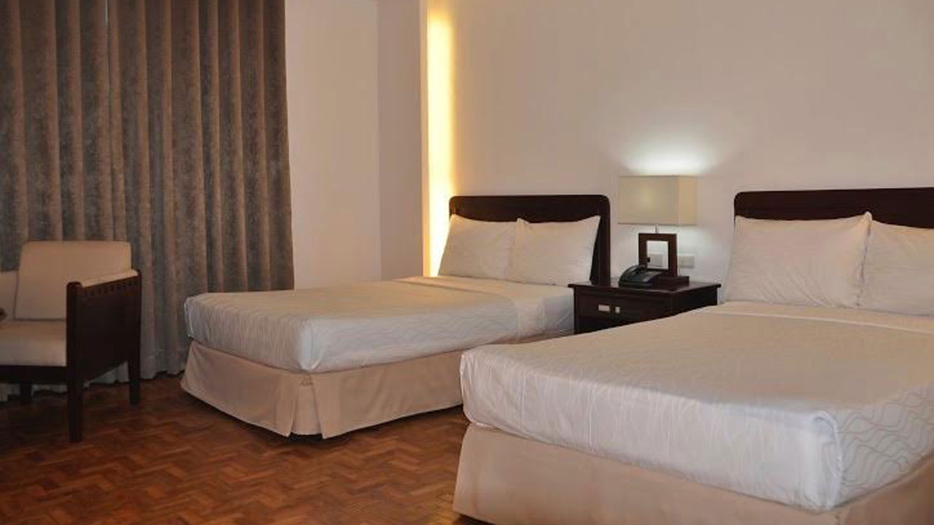 standard-room-slide-1